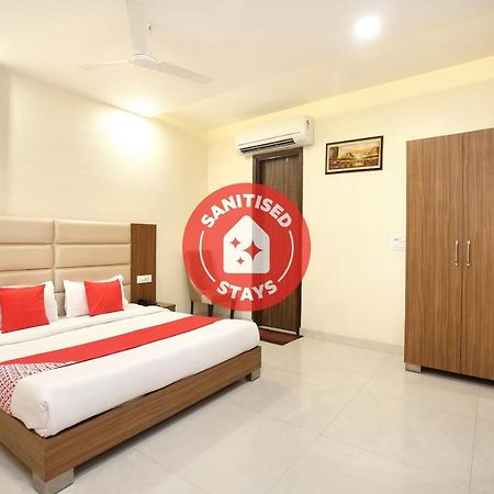 Capital O 8510 Welcome Inn Амритсар Екстериор снимка