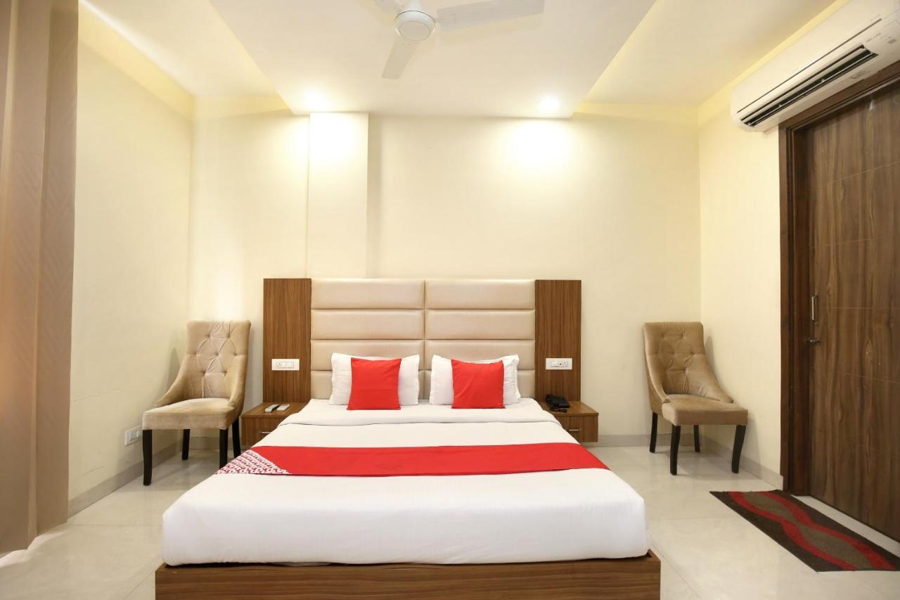 Capital O 8510 Welcome Inn Амритсар Екстериор снимка
