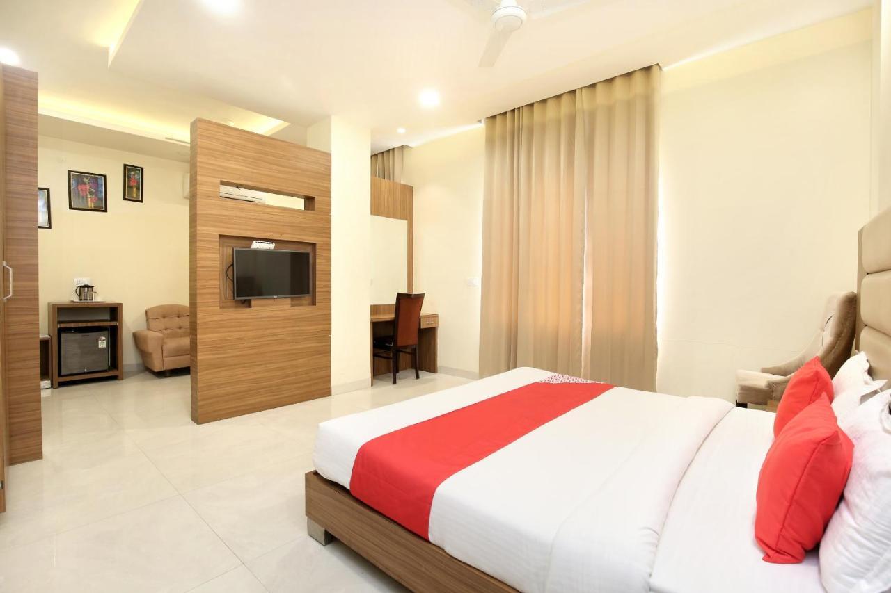 Capital O 8510 Welcome Inn Амритсар Екстериор снимка