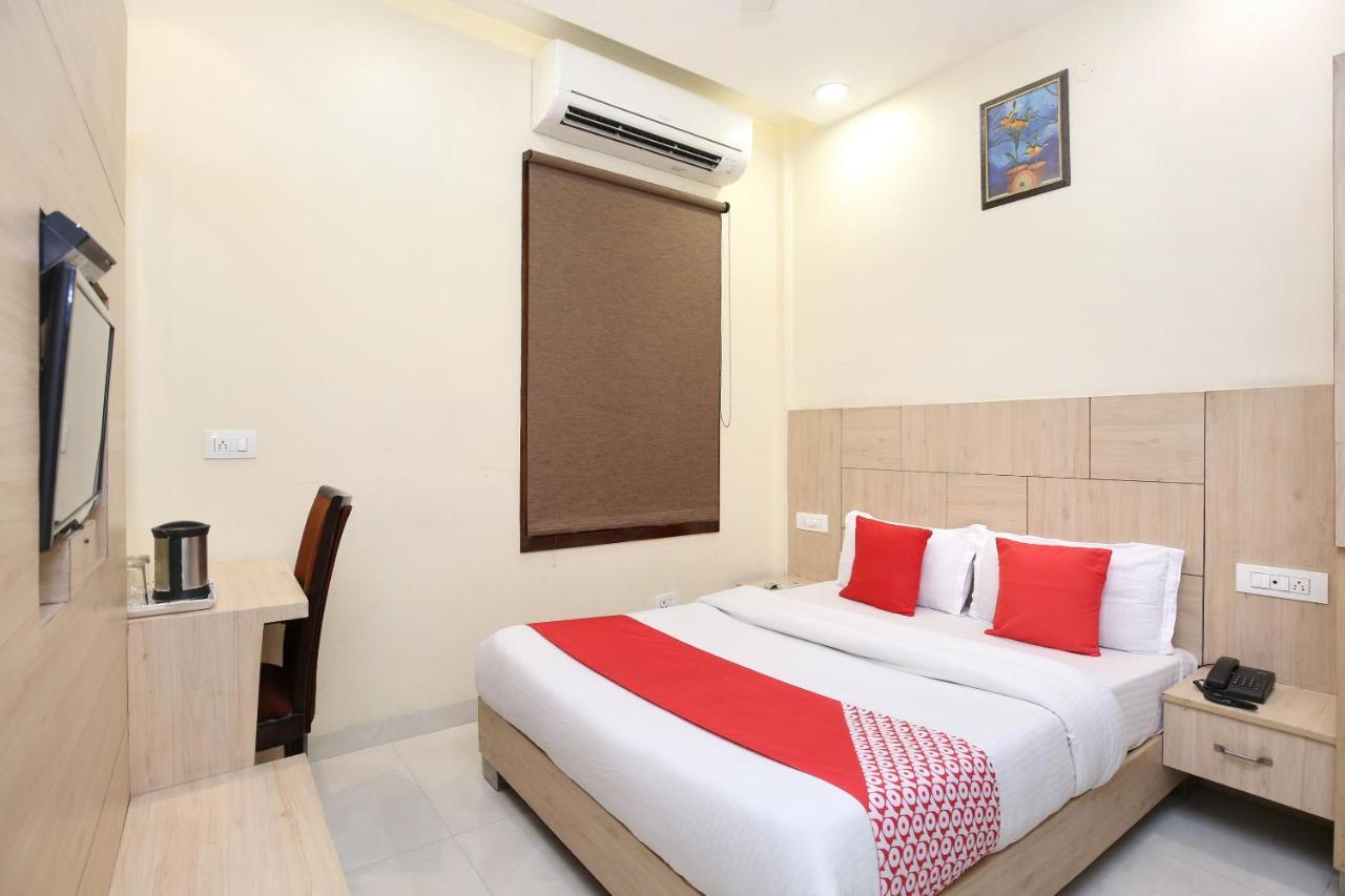 Capital O 8510 Welcome Inn Амритсар Екстериор снимка
