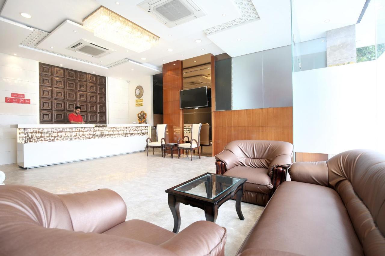 Capital O 8510 Welcome Inn Амритсар Екстериор снимка