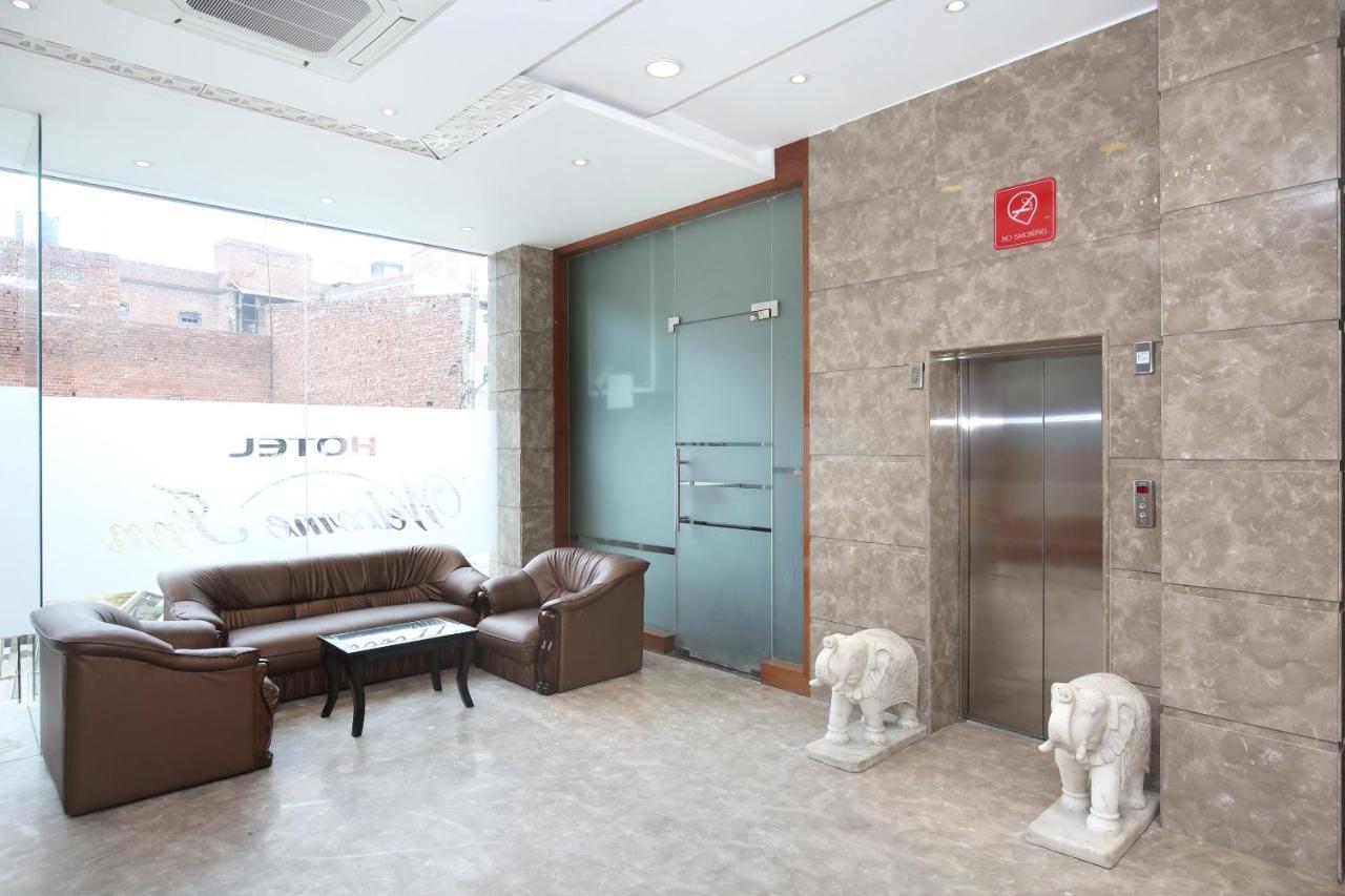 Capital O 8510 Welcome Inn Амритсар Екстериор снимка