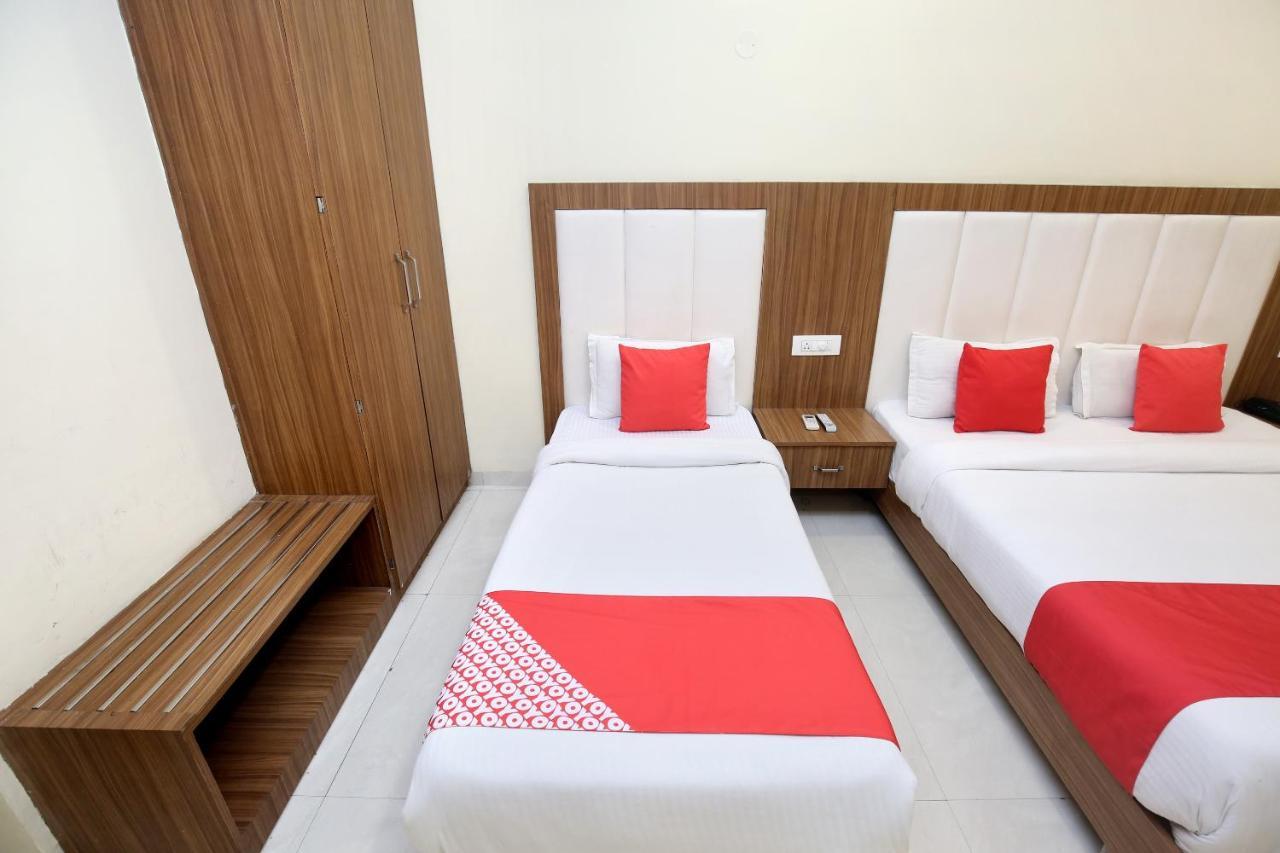 Capital O 8510 Welcome Inn Амритсар Екстериор снимка