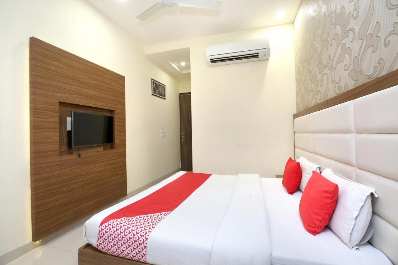 Capital O 8510 Welcome Inn Амритсар Екстериор снимка
