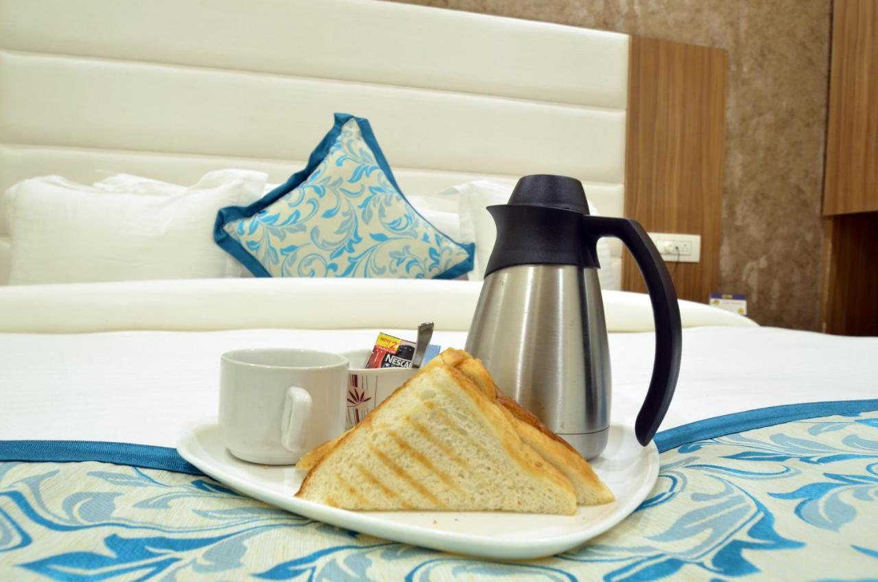 Capital O 8510 Welcome Inn Амритсар Екстериор снимка