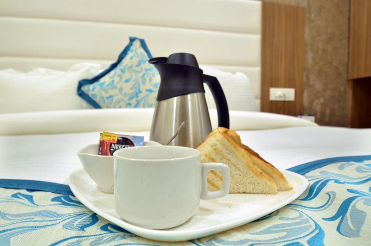 Capital O 8510 Welcome Inn Амритсар Екстериор снимка