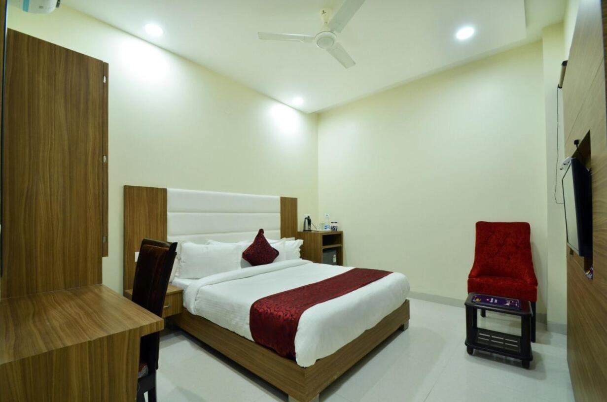 Capital O 8510 Welcome Inn Амритсар Екстериор снимка