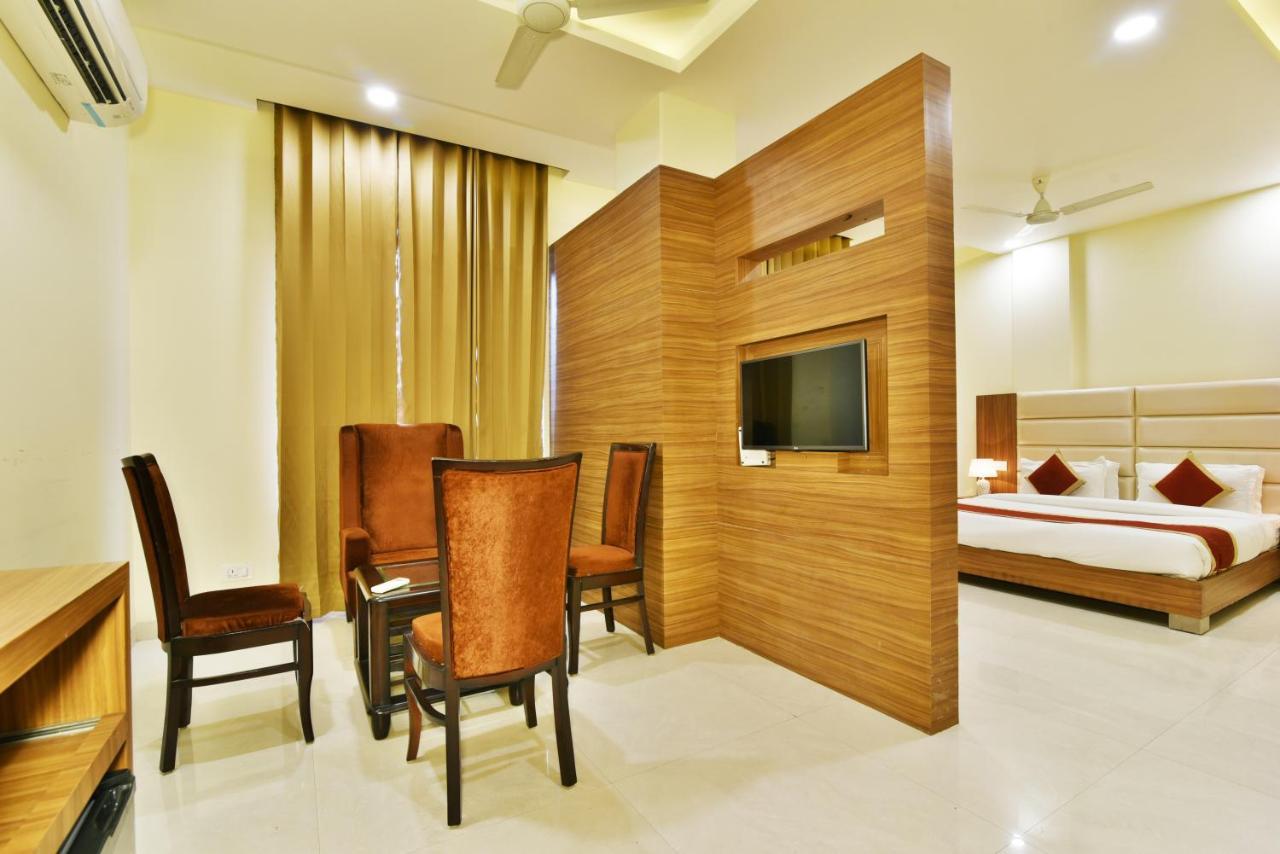 Capital O 8510 Welcome Inn Амритсар Екстериор снимка