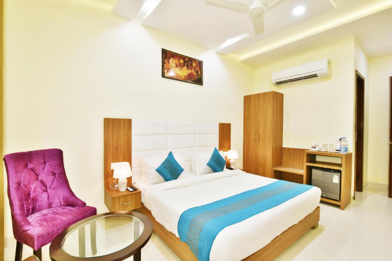 Capital O 8510 Welcome Inn Амритсар Екстериор снимка