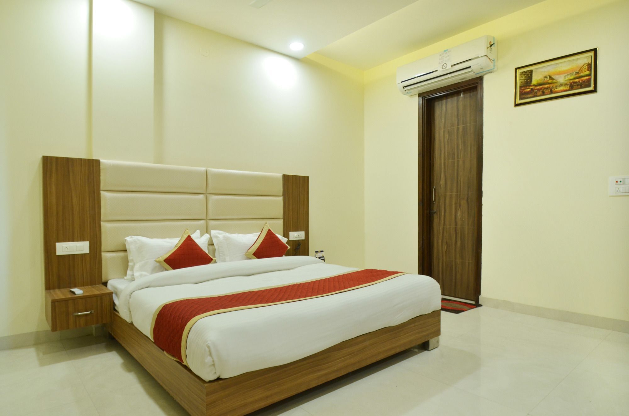 Capital O 8510 Welcome Inn Амритсар Екстериор снимка