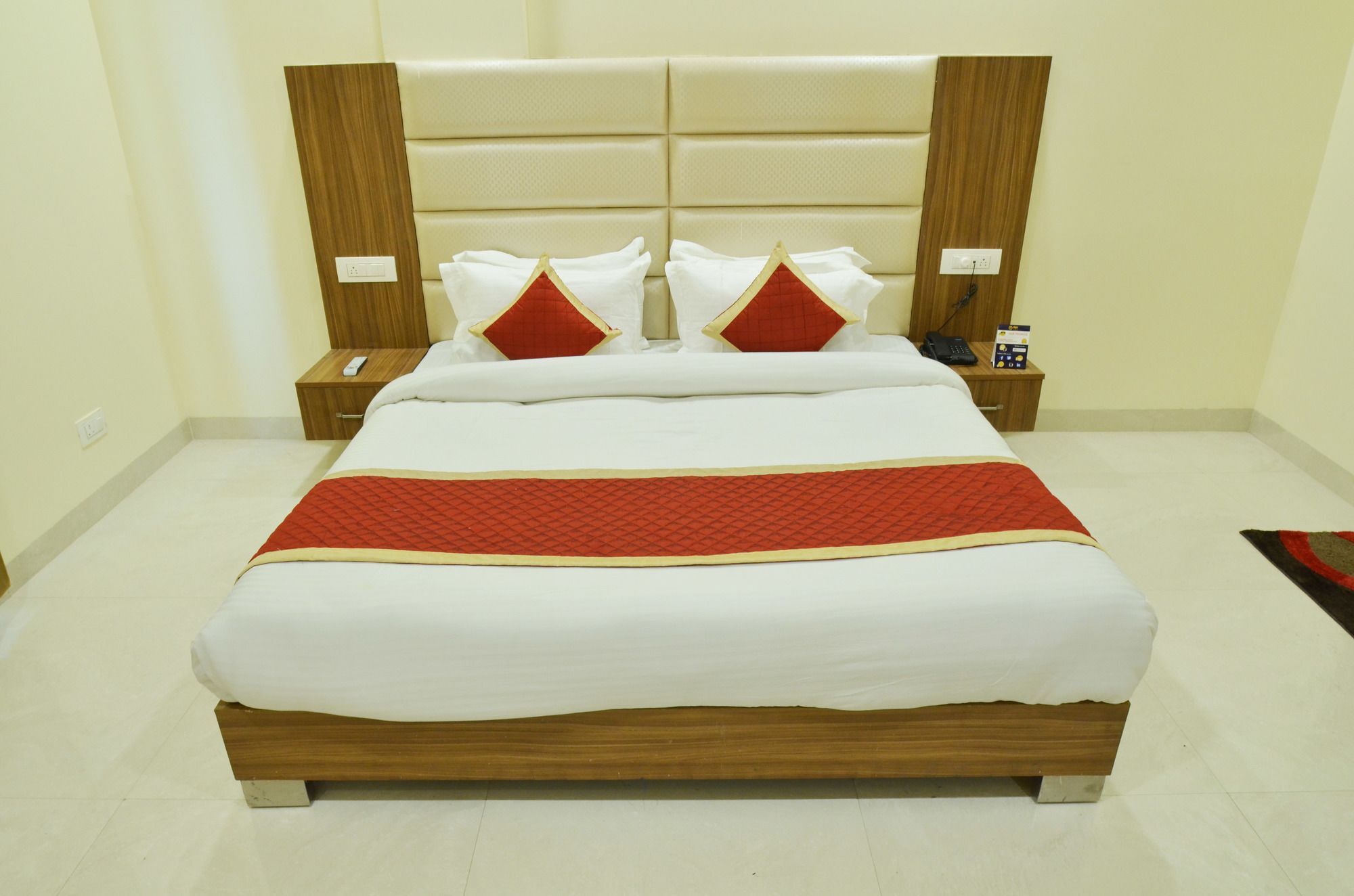 Capital O 8510 Welcome Inn Амритсар Екстериор снимка